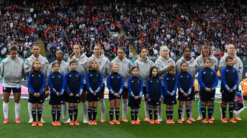 Entenda o motivo para a maioria das jogadoras dos EUA não cantarem o hino na Copa do Mundo Feminina