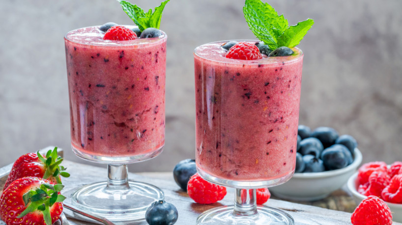 Smoothie de frutas vermelhas (Imagem: soul_studio | Shutterstock)