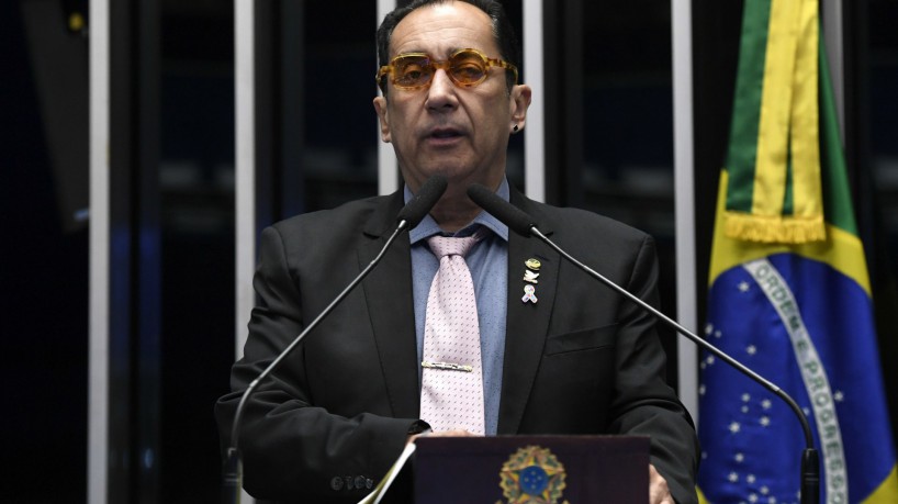 Em discurso, à tribuna, senador Jorge Kajuru (PSB-GO). Foto: Jefferson Rudy/Agência Senado
