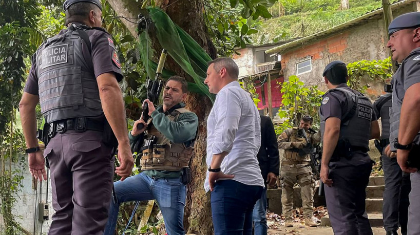  Secretário da Segurança Pública, Derrite, Delegado Geral, Dr. Artur Dian e Comandante Geral da PM, Coronel Cássio, participam da “Operação Escudo”, no Guarujá. Foto: Polícia Civil de SP/Twitter