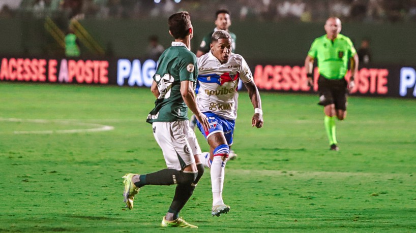 Marinho, do Fortaleza, durante partida contra o Goiás, pela Série A