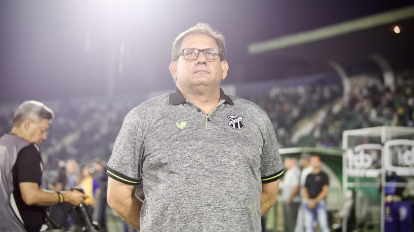 Guto Ferreira comandando o Ceará pela Série B do Campeonato Brasileiro