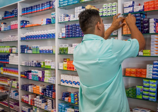 ￼VENDA de medicamentos inclui antibióticos