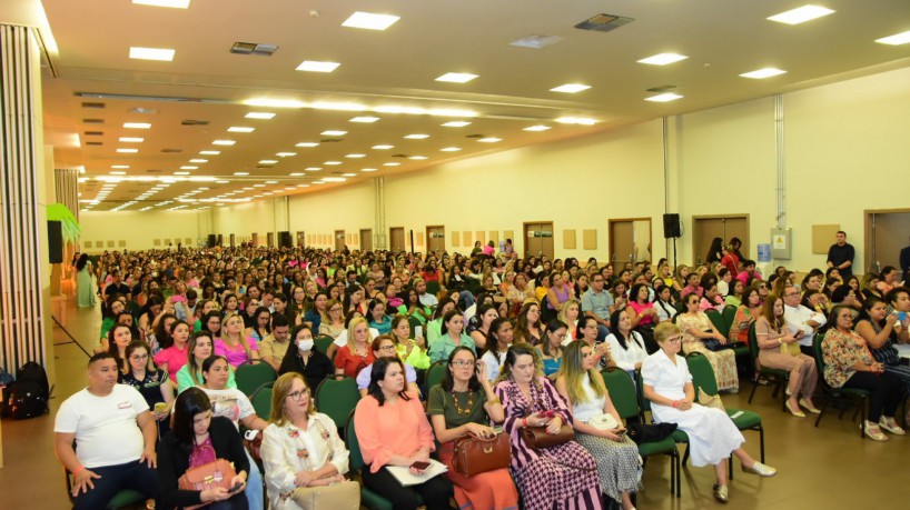 Seminário que celebra o mês da Primeira Infância ocorreu no Centro de Eventos do Ceará