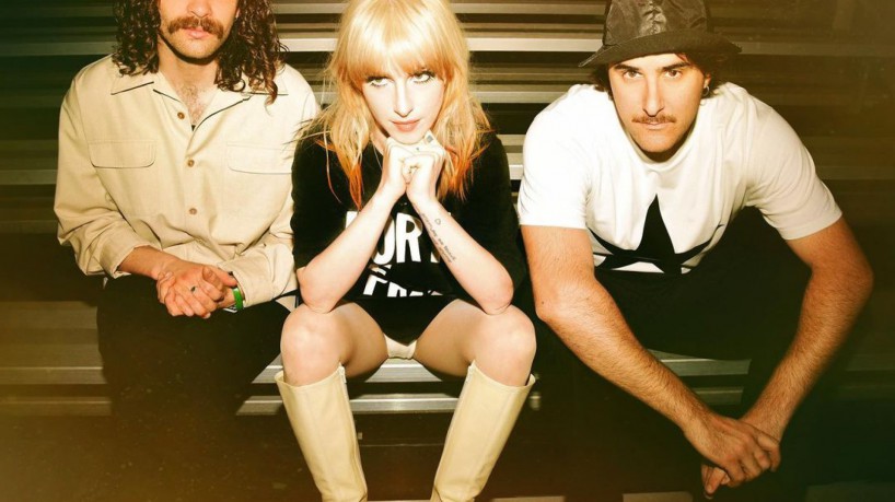 Paramore cancela o restante da turnê nos Estados Unidos após Hayley Williams contrair infecção pulmonar