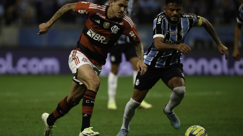 Wesley 'domina' lado direito e se destaca em jogo do Flamengo sobre o Grêmio,  na Copa do Brasil