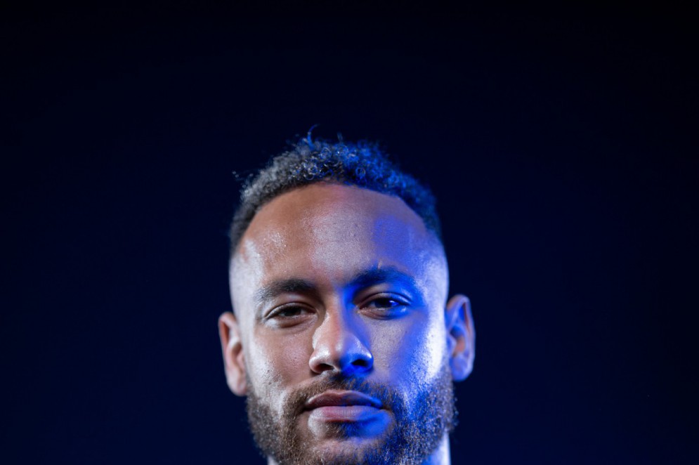 Neymar escolhe ganhar fortuna na Arábia Saudita, se livra do PSG e vai jogar  no Al-Hilal 