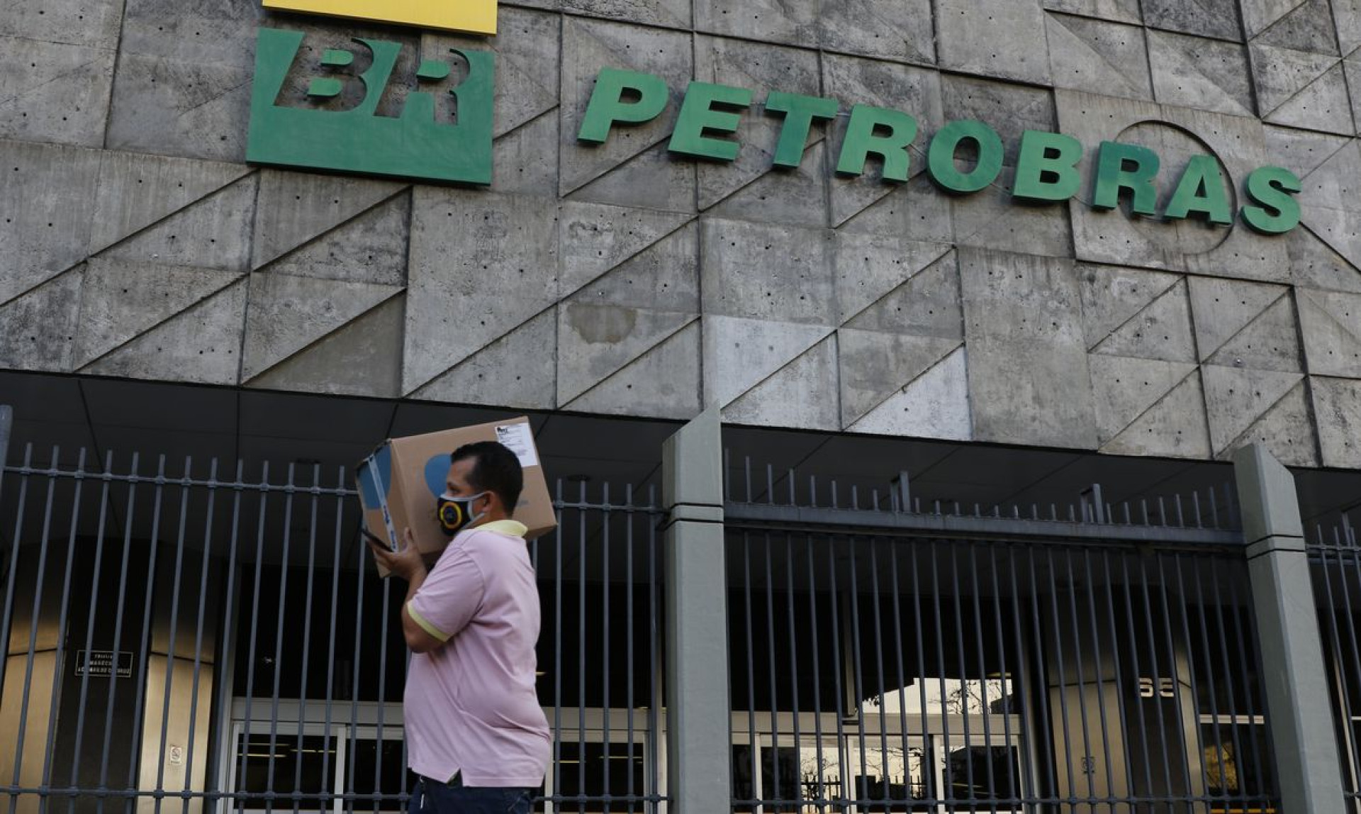 È o primeiro grande aumento desde a nova política de preços (Foto: Fernando Frazão/Agência Brasil)