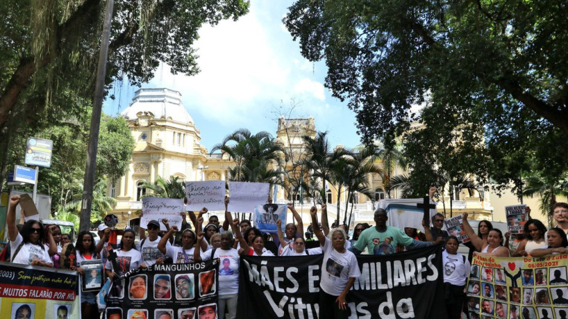 Familiares de vítimas de violência policial pedem justiça no Rio