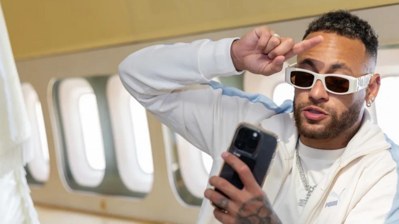  Neymar no avião do príncipe Alwaleed bin Talal