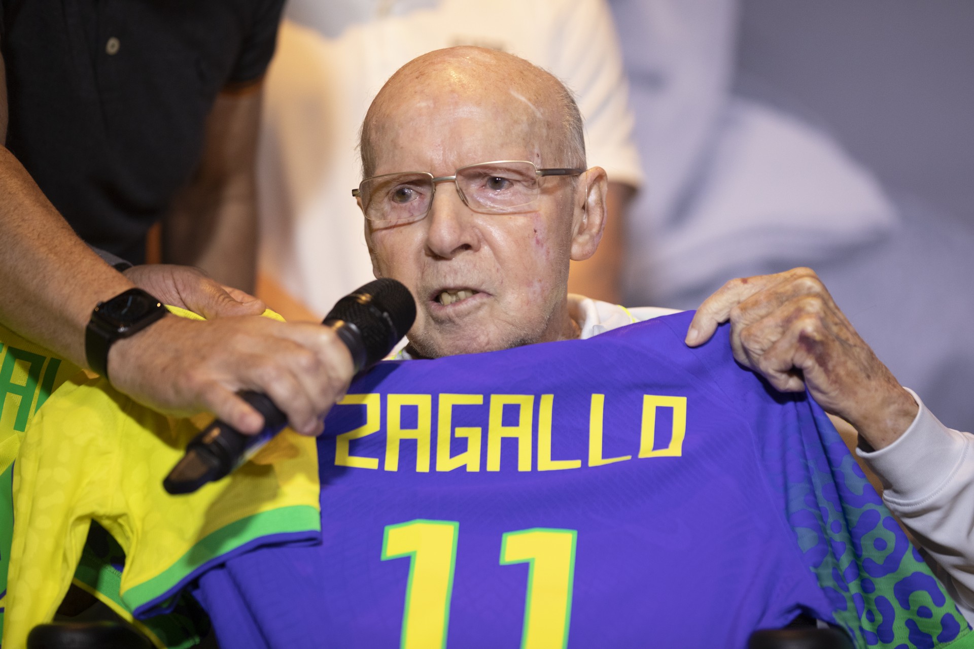 Zagallo recebe homenagem na sede da CBF em inauguração de estátua de cera (Foto: Lucas Figueiredo/CBF)