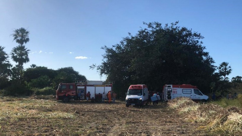 Homem ficou preso ao manusear maquina agrícola e teve a perna amputada 