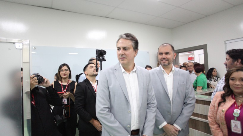 FORTALEZA, CEARÁ, BRASIL, 25.08.2023: Camilo Santana, ministro da educação em evento da Faculdade Uninta.