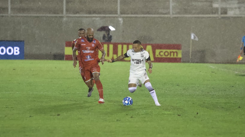 Janderson, do Ceará, durante empate com o Tombense, pela Série B 2023