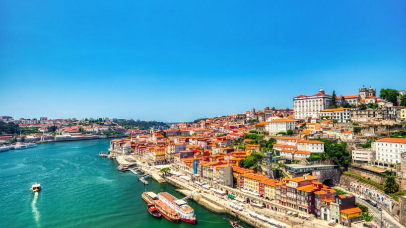 Portugal é um dos destinos favoritos dos brasileiros para viajar (Imagem: RomanSlavik.com | Shutterstock) - Portal EdiCase