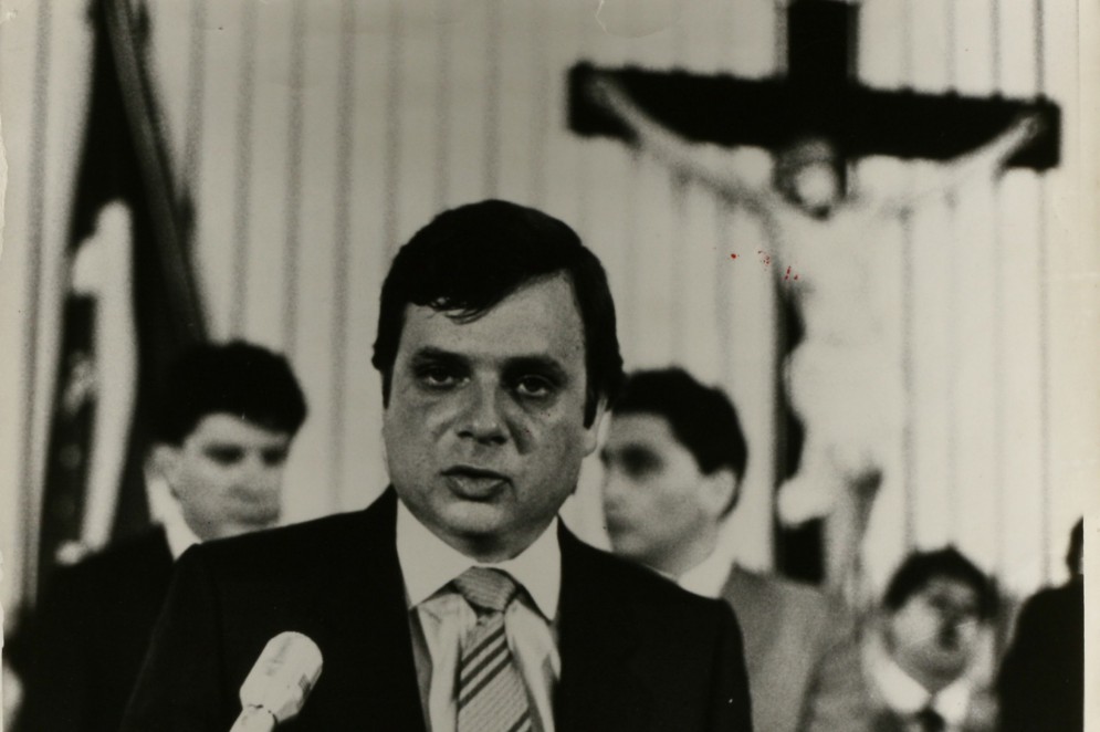 Tasso Jereissati em discurso na Assembleia Legislativa, quando assumiu o governo pela primeira vez em 1986 (Foto: O POVO, em 15/3/1987 )