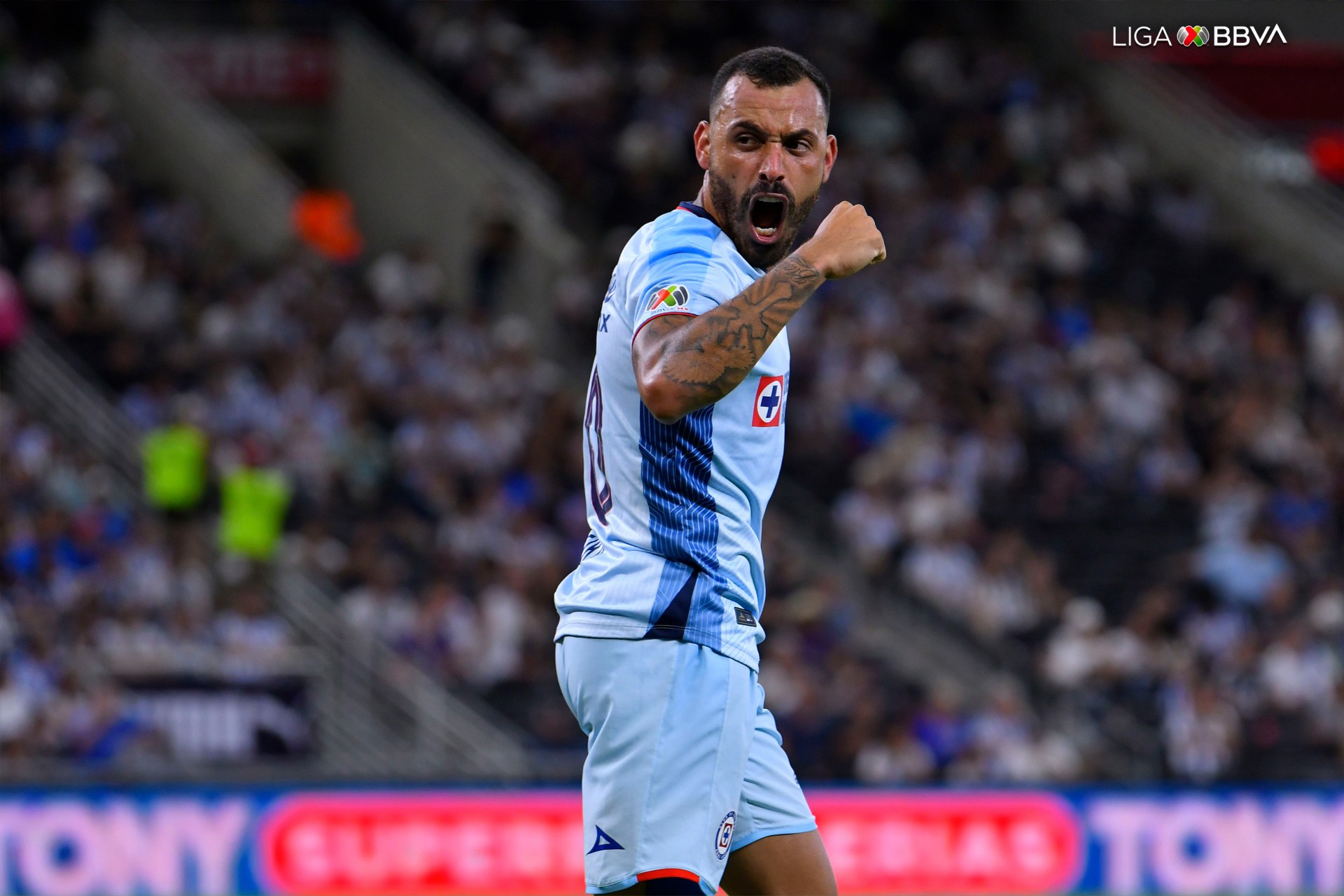 Ex-Fortaleza, Moisés comemora gol marcado pelo Cruz Azul (Foto: Divulgação/Twitter Liga BBVA Mx)