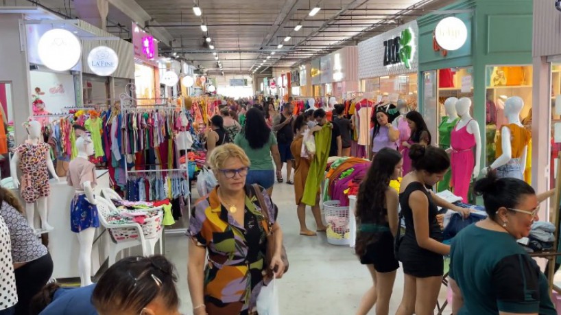 Centro Fashion realiza bazar com descontos de até 70%