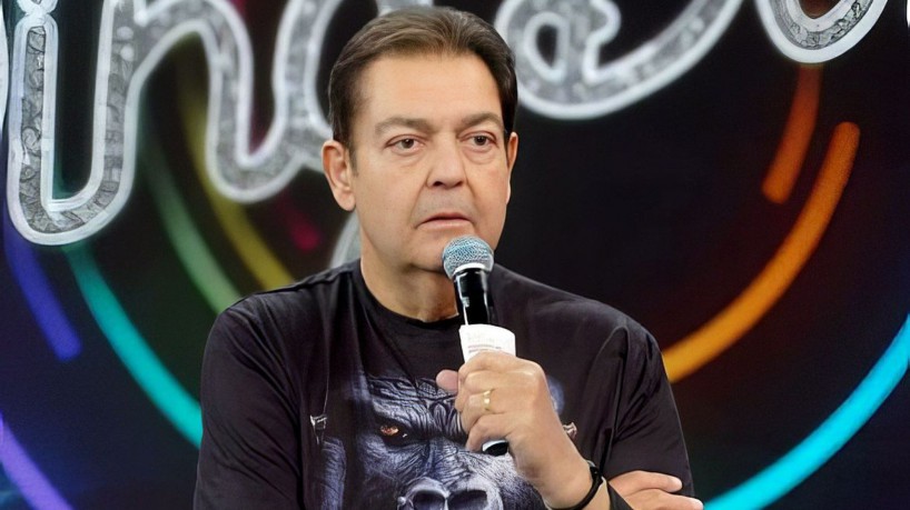 Faustão elogia trabalho do SUS e e diz que 'sua missão