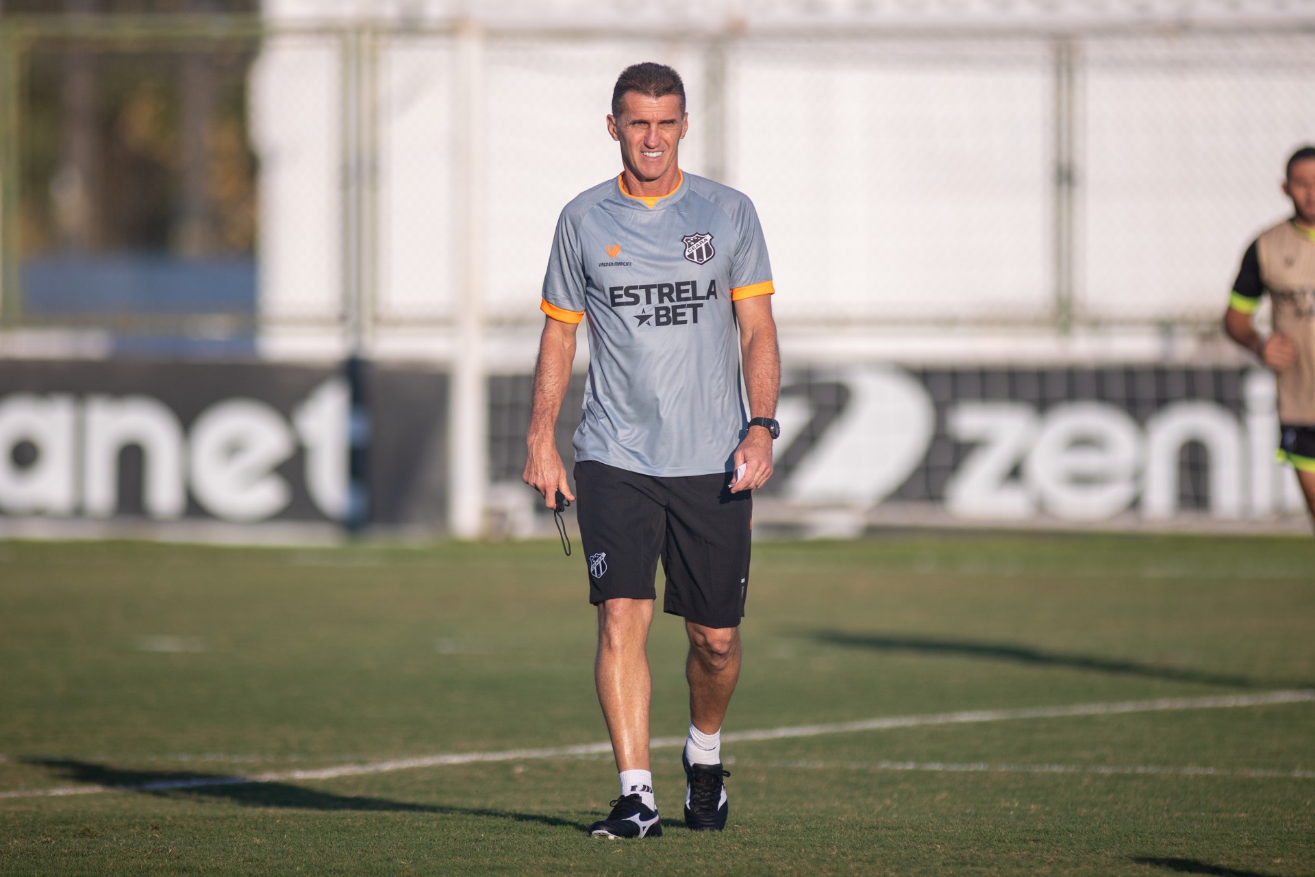 Vagner Mancini já iniciou os trabalhos em Porangabuçu (Foto: Felipe Santos/Ceará SC)