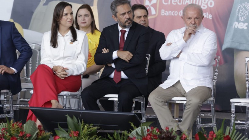 Lula com Elmano de Freitas em evento no BNB