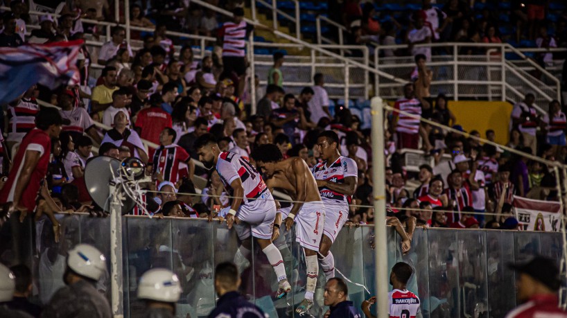 Torcida do Ferroviário em partida contra o Maranhão, pela Série D 2023