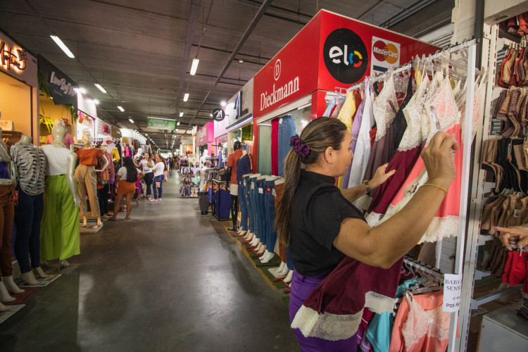 ￼COMÉRCIO de rua e shoppings com novos horário para o Natal e o Ano Novo