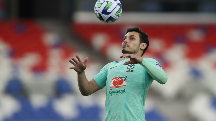 Meia Raphael Veiga em treino da seleção brasileira no Estádio Mangueirão, em Belém