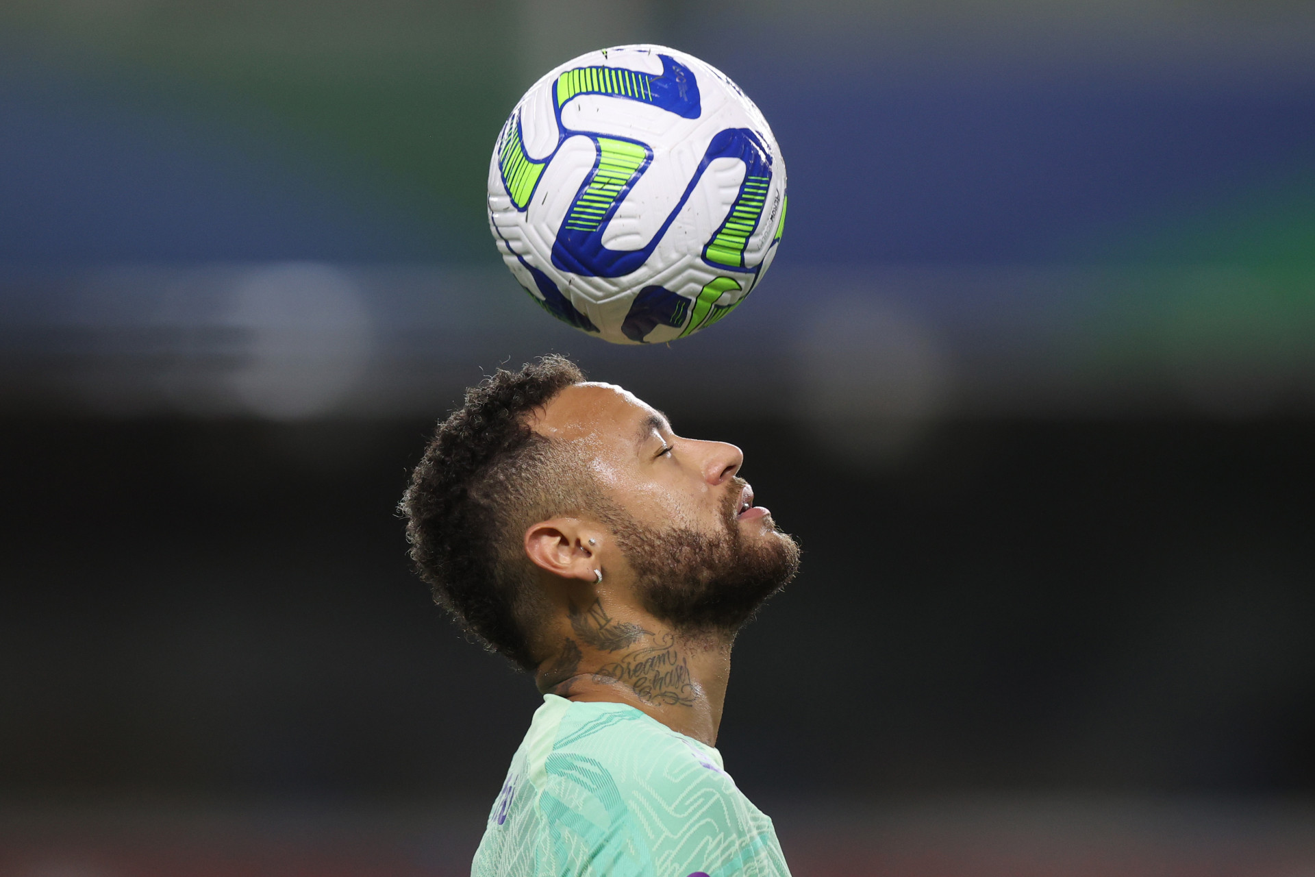 Atacante Neymar em treino da seleção brasileira (Foto: Vitor Silva/CBF)