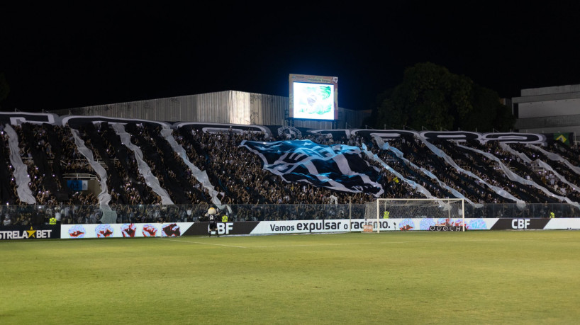 Torcida do Ceará lotou o Estádio Presidente Vargas, em Fortaleza (CE), contra o Londrina, pela 27ª rodada da Série B