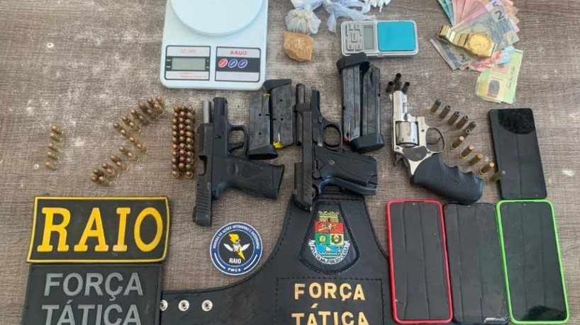 Quatro armas foram apreendidas em ocorrência em que quatro suspeitos foram capturados em Itarema