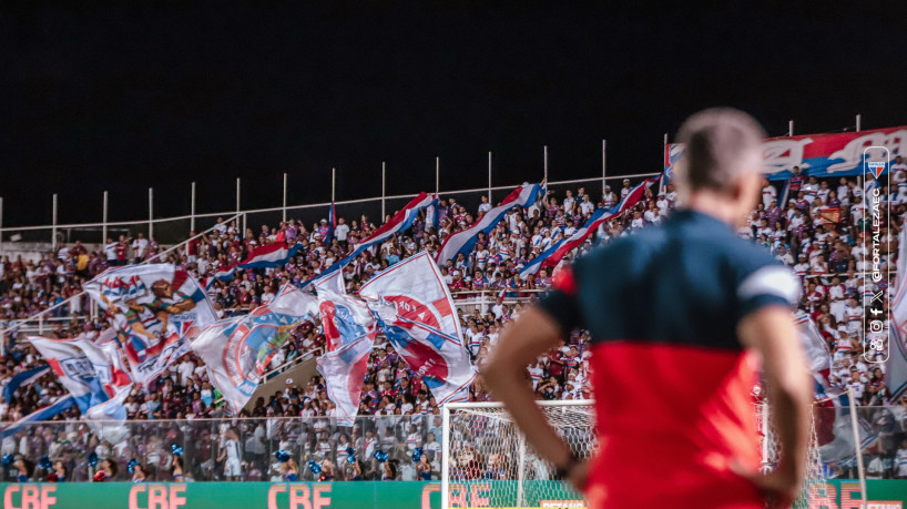 Torcida do Fortaleza durante partida no Presidente Vargas, contra o Coritiba