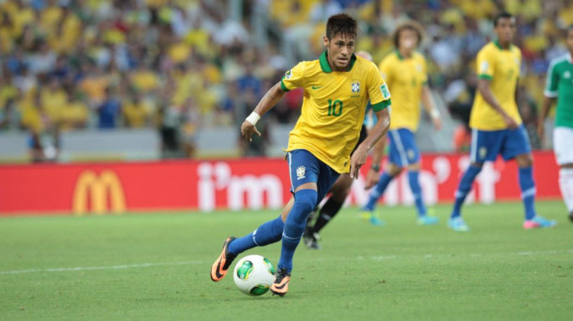 FORTALEZA, CE, BRASIL, 19-06-2014: Neymar Júnior, jogador da seleção brasileira em lance da partida. Brasil X México, jogo válido pela Copa das Confederações 2013 na Arena Castelão. (Foto: Fco Fontenele /O POVO)