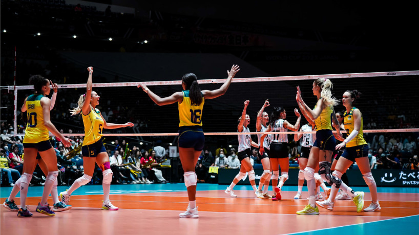 Seleção Brasileira feminina vence Argentina por 3 a 0 na estreia do  Pré-Olímpico de Vôlei - ISTOÉ Independente