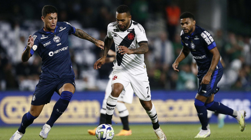 Vasco e Coritiba se enfrentam pelo Brasileirão Série A 2023 hoje, 21; onde assistir ao vivo aos jogos do dia e horário do jogo