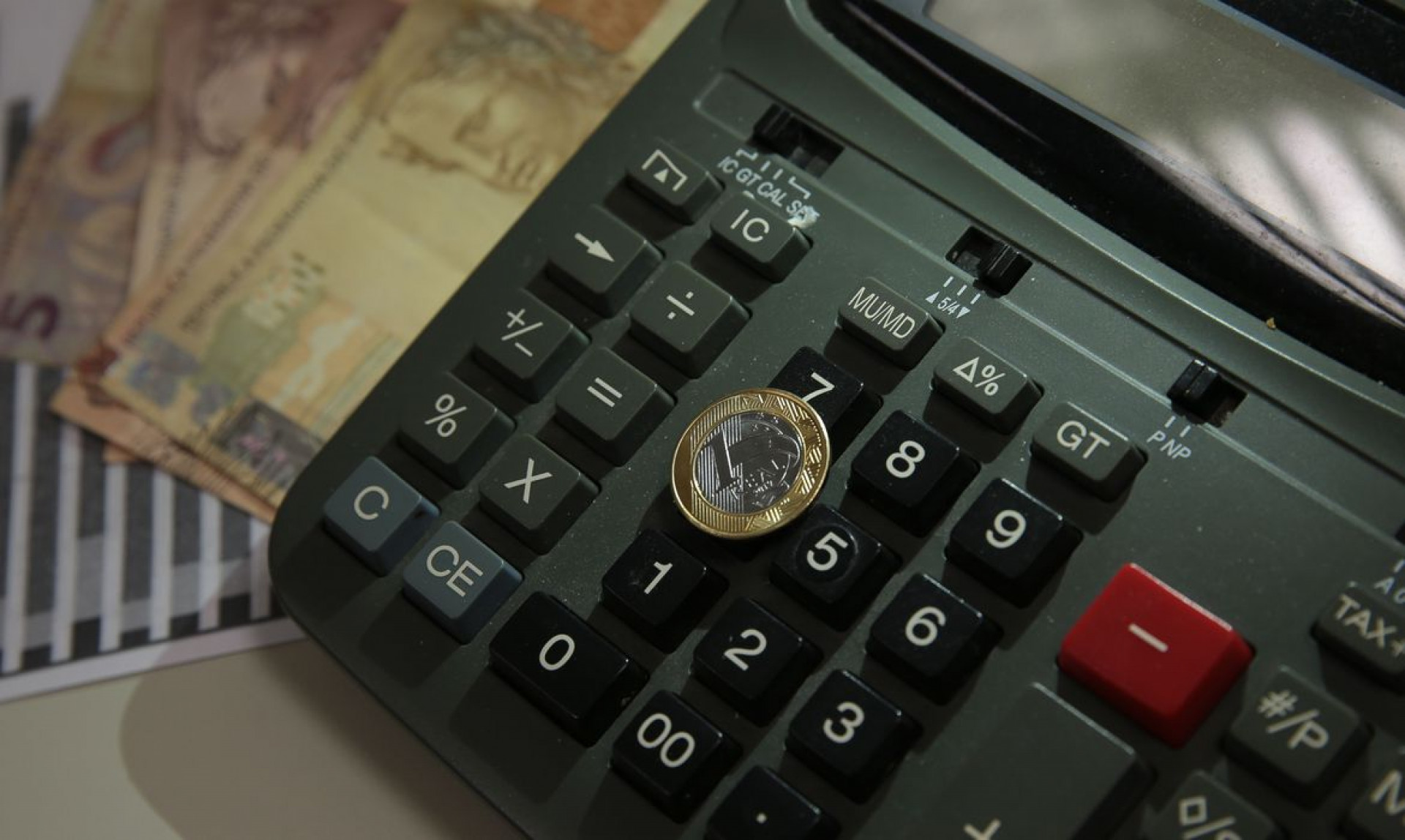 Projeto estabelece gatilhos caso haja resultado negativo nas contas públicas (Foto: Marcello Casal JrAgência Brasil)