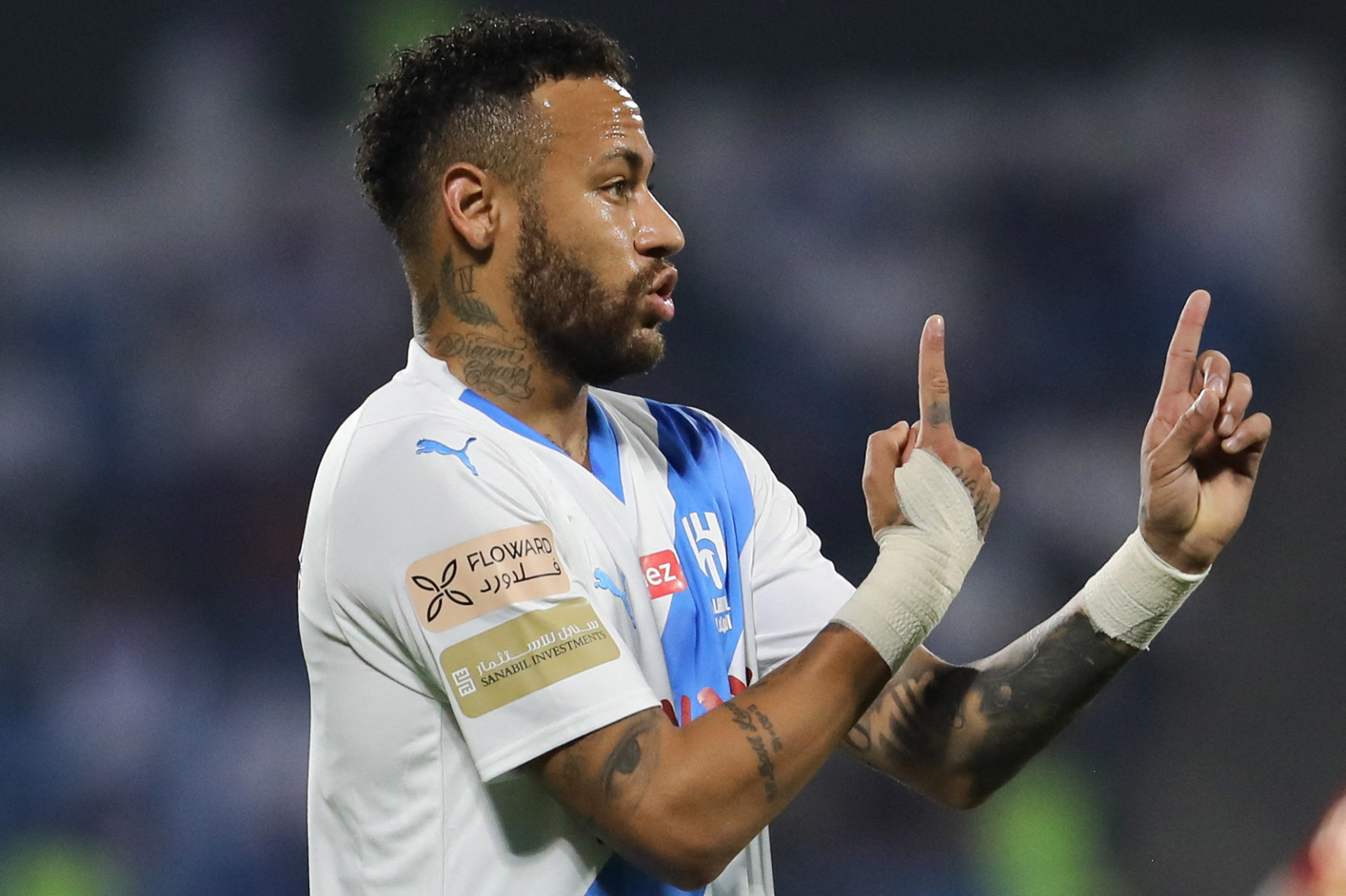 Atacante Neymar no jogo Damac x Al-Hilal pelo Campeonato Paulista (Foto: AFP)