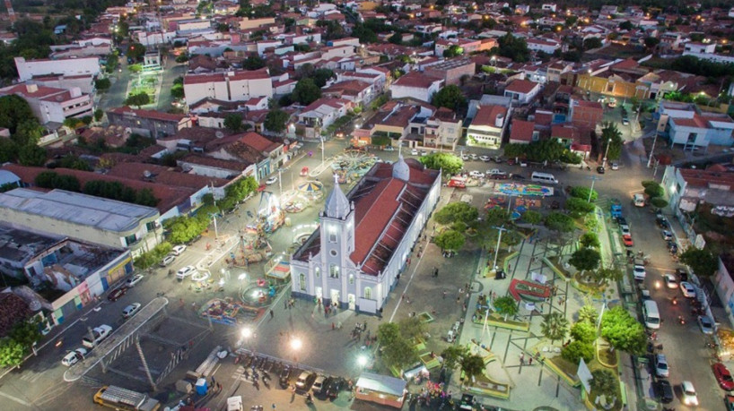 Imagem da Praça da Matriz de Reriutaba, um dos pontos de comemoração aos 100 anos da cidade
 