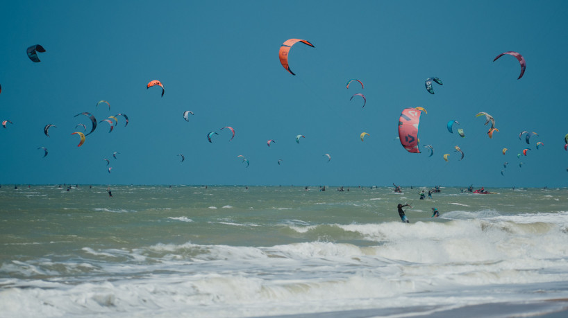 O movimento Kite for the Ocean convidou velejadores do mundo inteiro a entrar na água com suas pipas de kitesurf, em qualquer parte do planeta, em prol do oceano