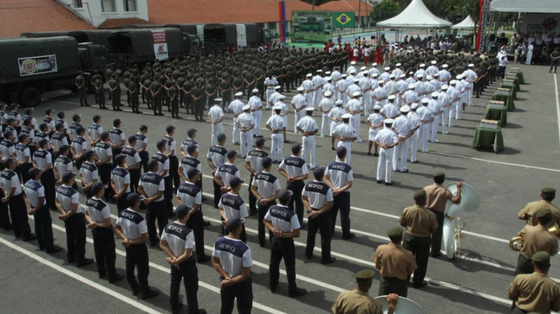 Forças Armadas. Solenidade no Quartel do 23º Batalhão de Caçadores, no bairro de Fátima, Fortaleza