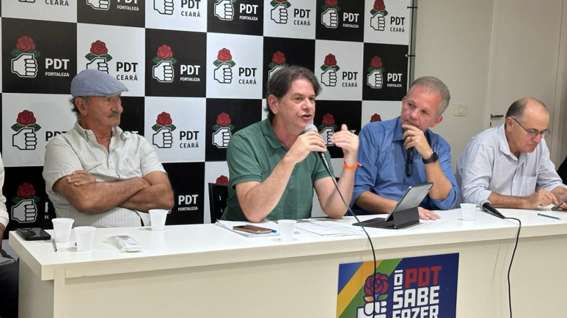 Cid Gomes e André Figueiredo travaram batalha pelo comando do PDT no Ceará; Flávio Torres (mais à esquerda) deve assumir comando da comissão provisória pedetista no Ceará