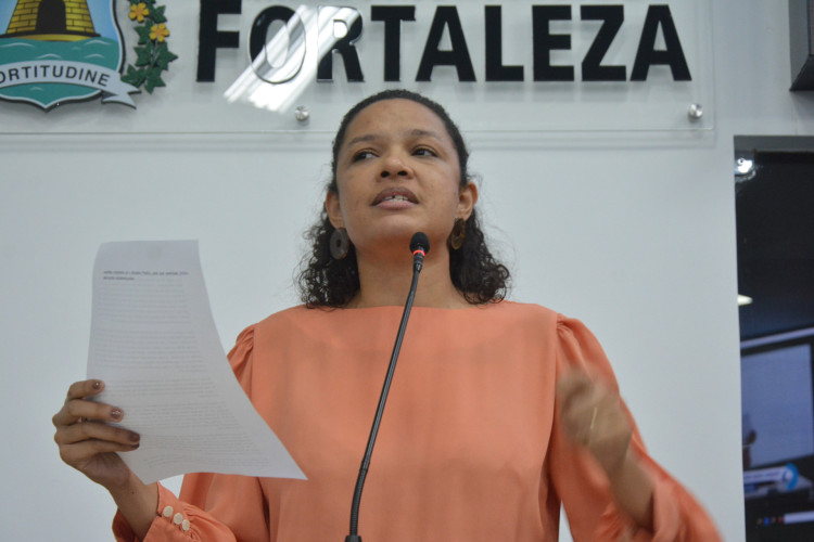 Vereadora Adriana Gerônimo criticou líder do governo(Foto: Érika Fonseca/CMFor)