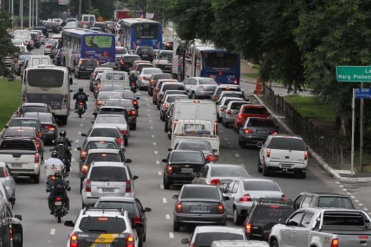 Contra privatização, São Paulo tem 9 linhas de metrô e trem em greve