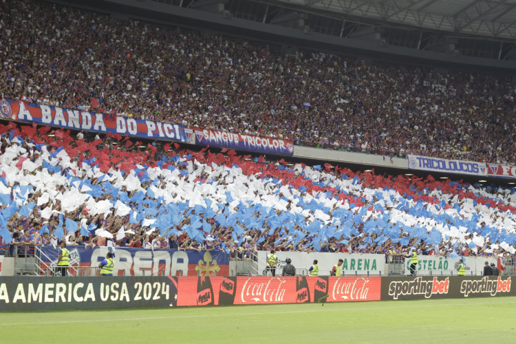 Mosaico da torcida do Fortaleza no jogo Fortaleza x Corinthians, no Castelão, pela semifinal da Copa Sul-Americana 2023