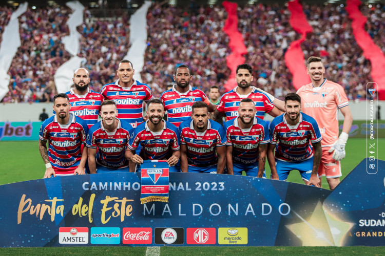 Jogadores do Fortaleza antes de semifinal contra o Corinthians, pela Sula