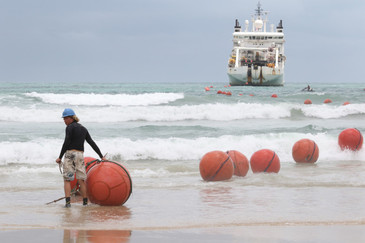 LOCAL de captação da água pela usina foi alterado em 500 metros do cabo submarino mais próximo em novo projeto 