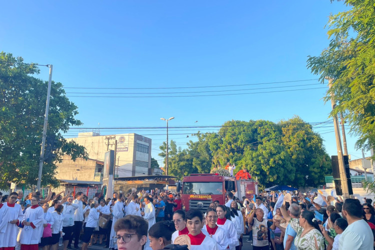 Dia de Nossa Senhora Aparecida é celebrado em Fortaleza. 