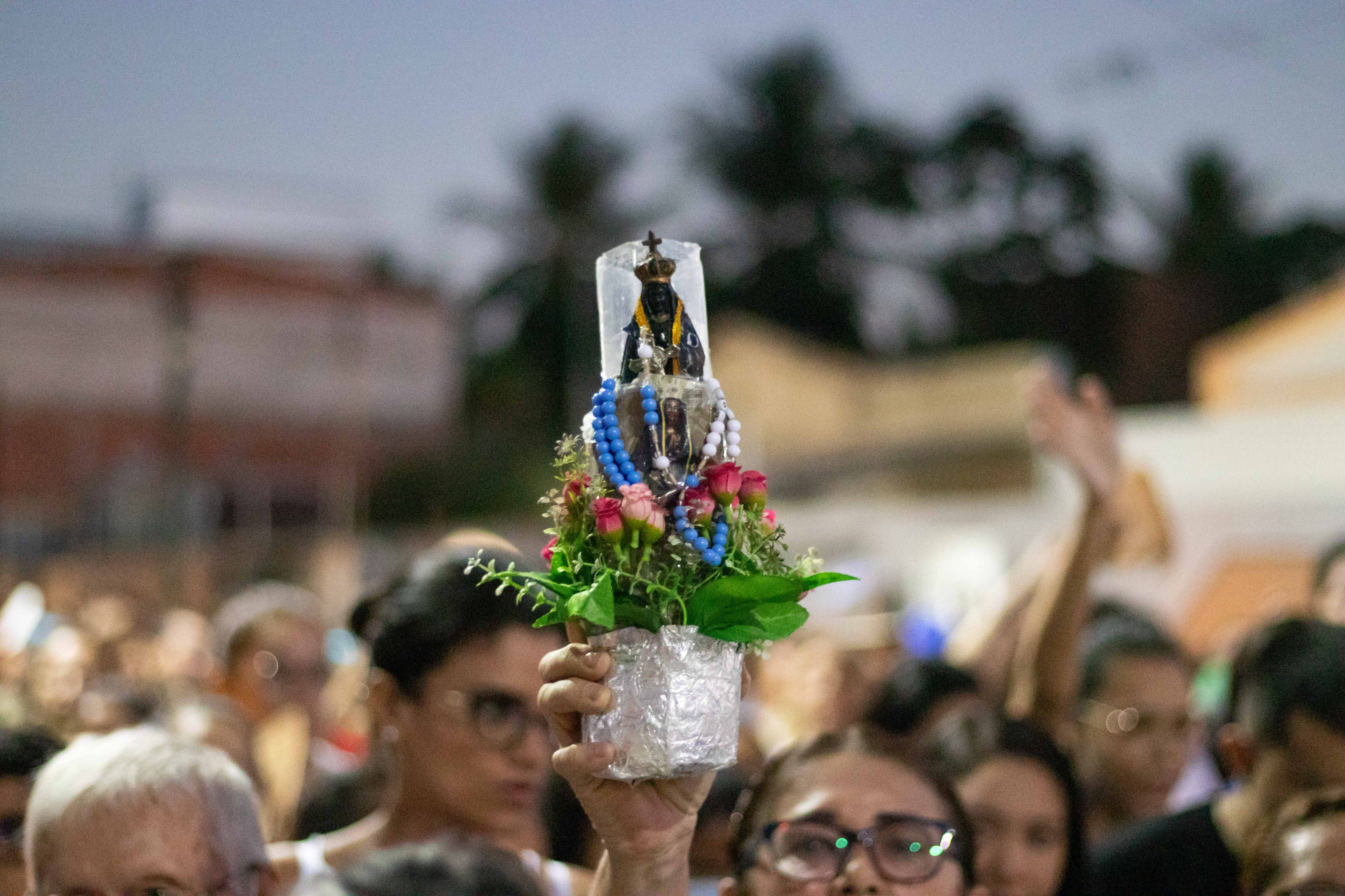 ￼PROCISSÃO marca a data nas ruas do Montese (Foto: Samuel Setubal)