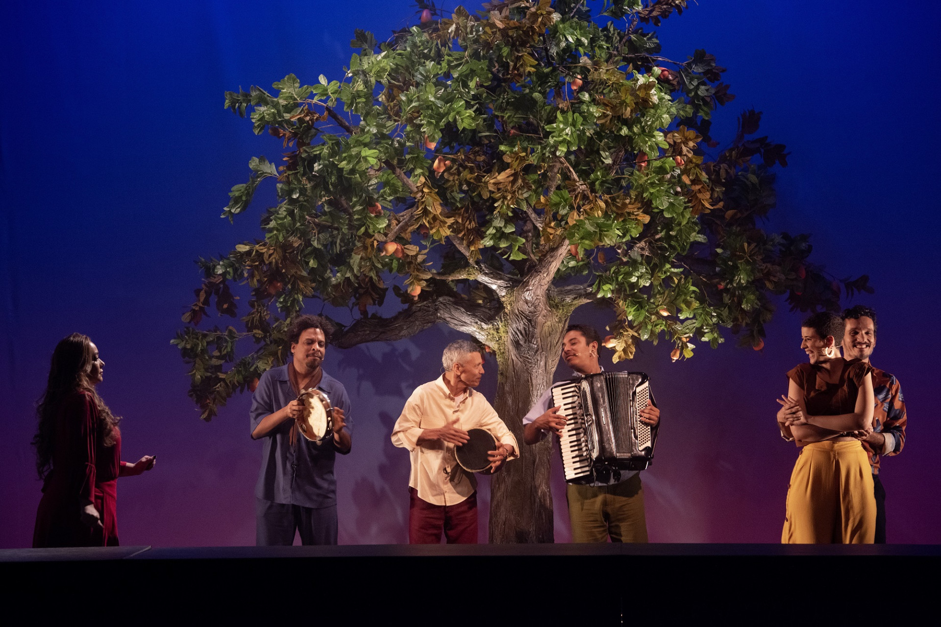 Com um elenco repleto de nordestinos, o espetáculo acontece em outubro no Cineteatro São Luiz (Foto: Divulgação/ Priscilla Prade )