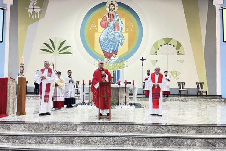 Dom Ailton Menegussi, bispo de Crateús